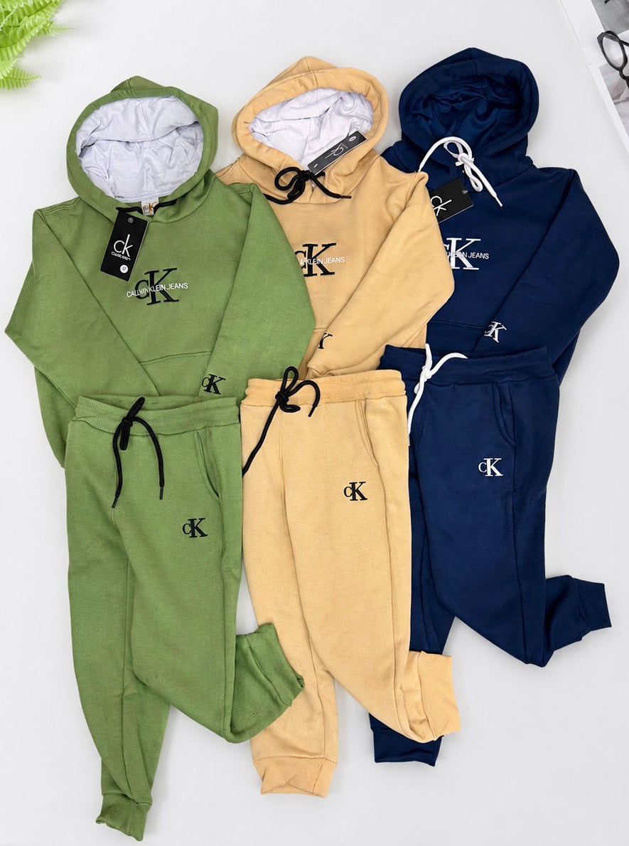 Conjunto Moletom CK Básico Infantil - Poucas Peças